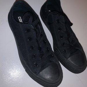 Converse low top all black